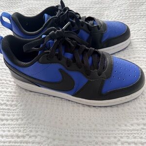 Nike Kids Sneakers in Blue and Black